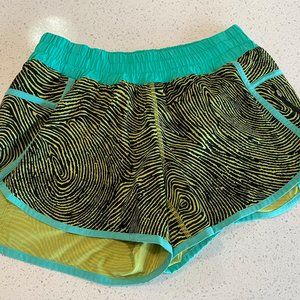 Lululemon SeaWheeze 2016 Tracker Shorts - Size 8
